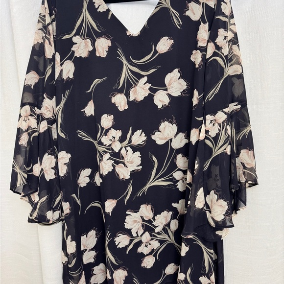 C Brand Black Garment Tag poet, sleeves, V-neck strap across back of neck - Picture 4 of 5